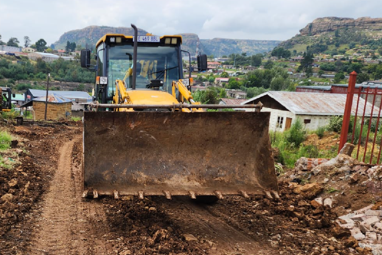 Earthmoving equipment